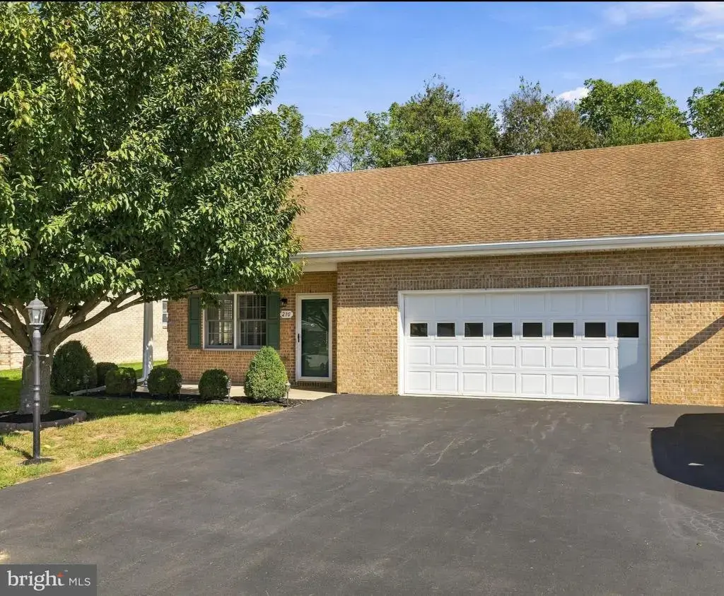 210 Firebrush Dr, HAGERSTOWN