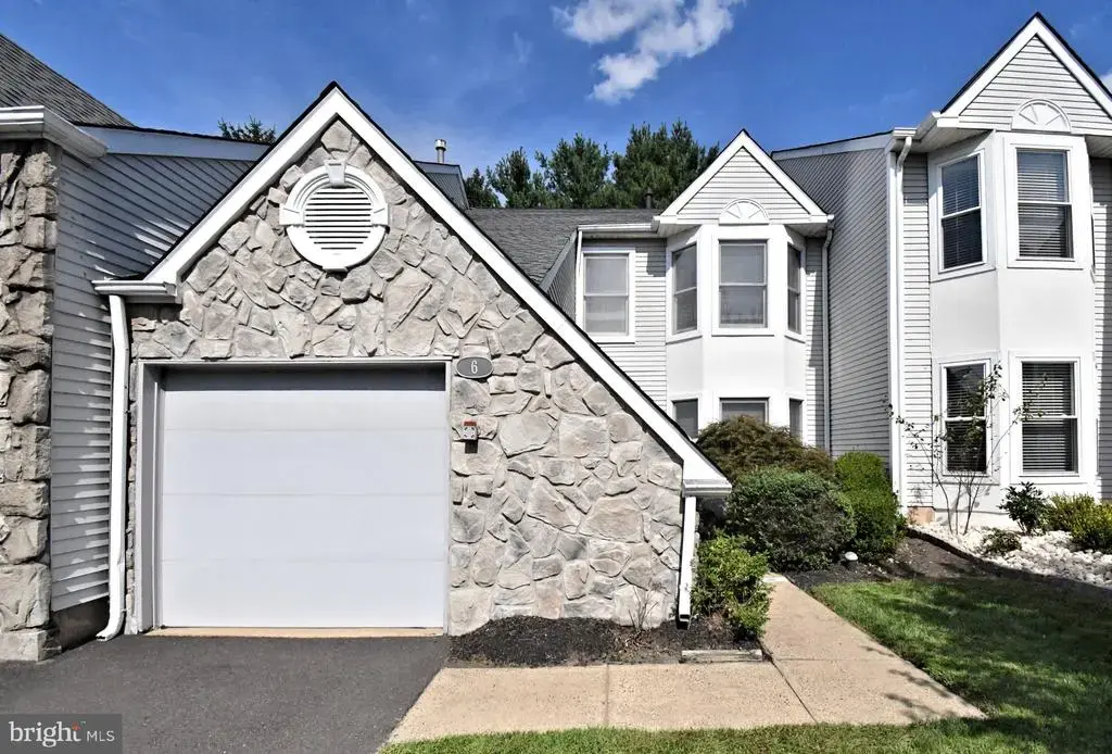 6 Kanon Ct, NEWTOWN