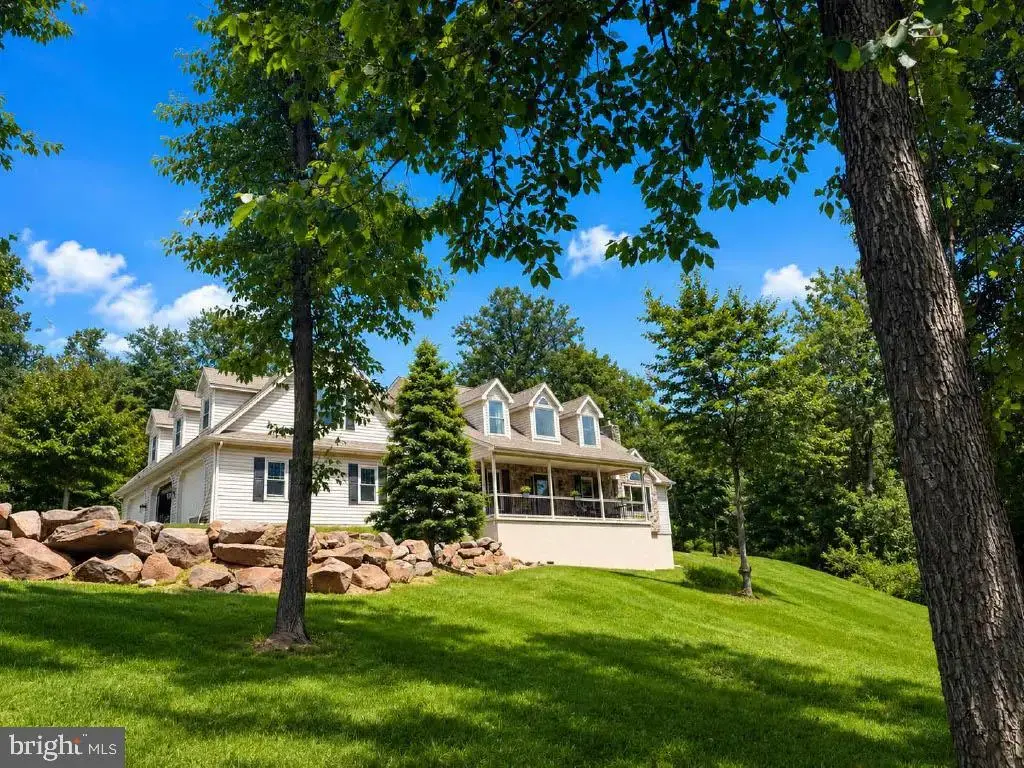 1110 S Mountain Lane, LEBANON