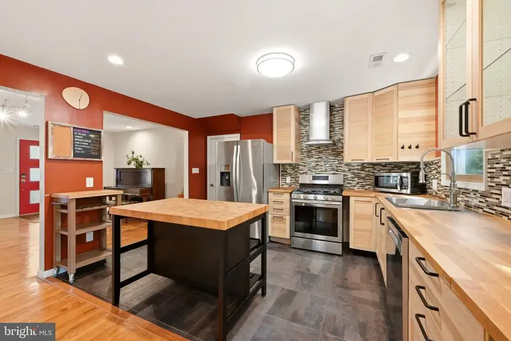 81 Cutchogue Trl, MEDFORD LAKES