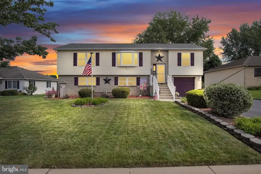 1940 Wyatt Cir, DOVER