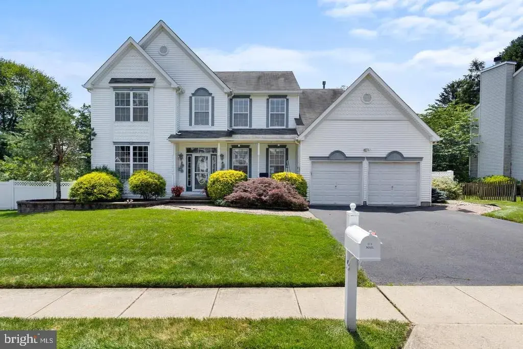 35 Dark Leaf Dr, HAMILTON