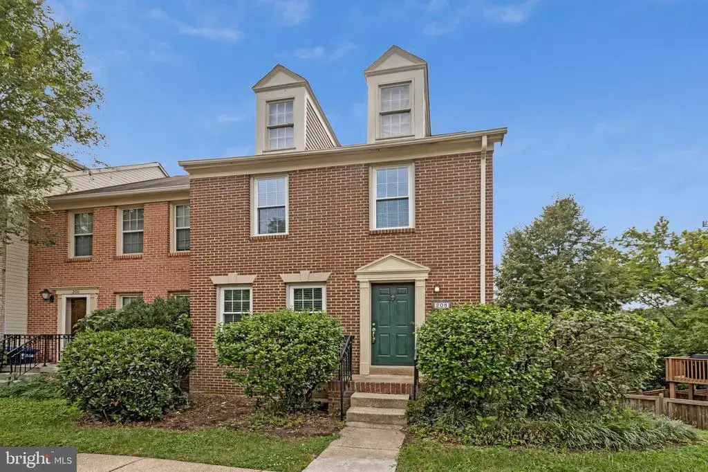 208 Ellsworth St, ALEXANDRIA