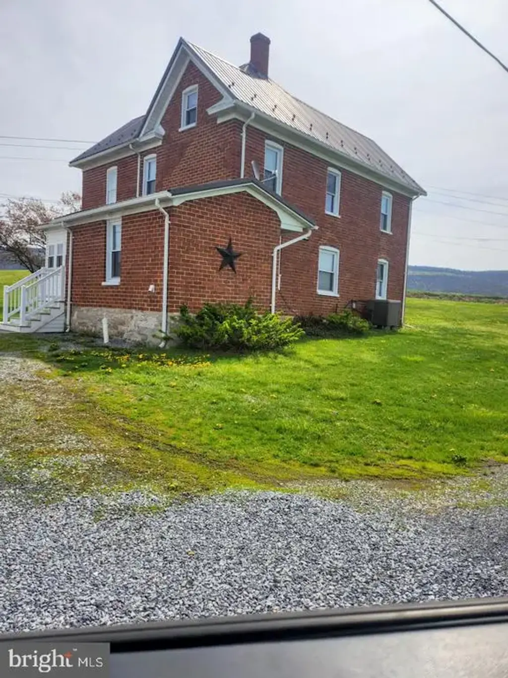 120 Birch Ln, BEDFORD