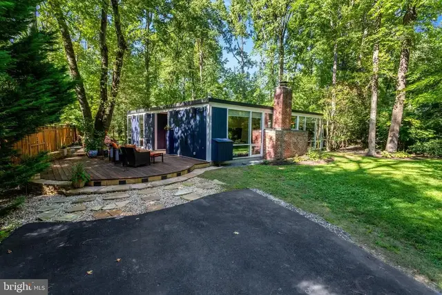 2412 Brentwood Pl, Alexandria