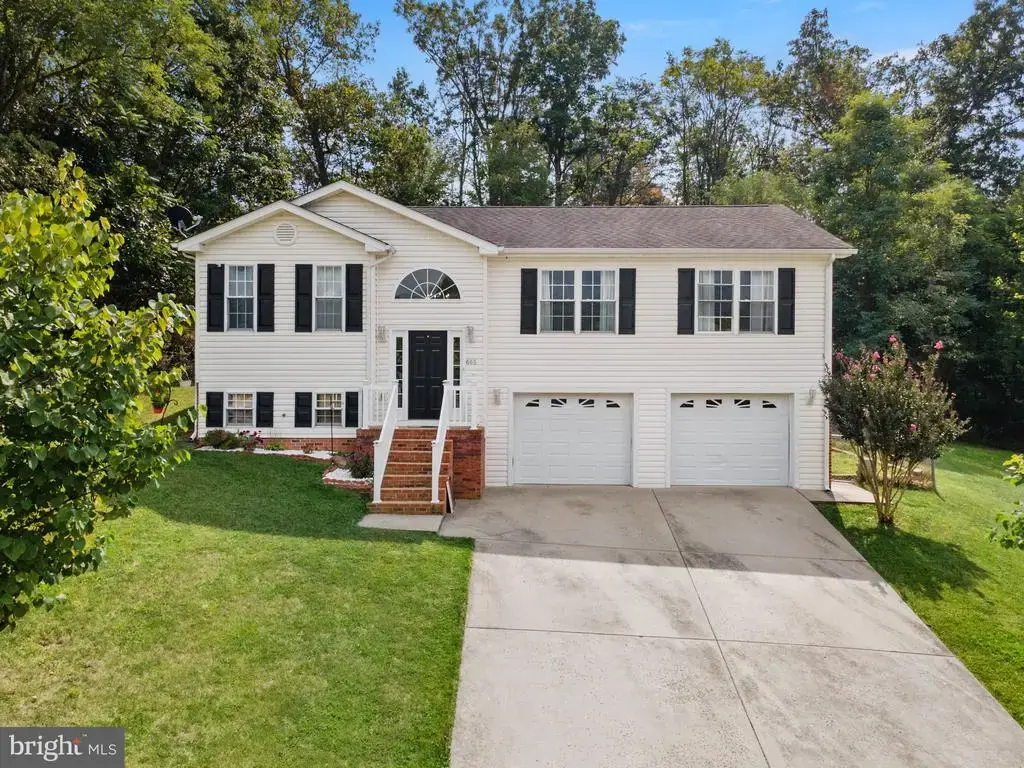 605 Cedar Ct, WOODSTOCK