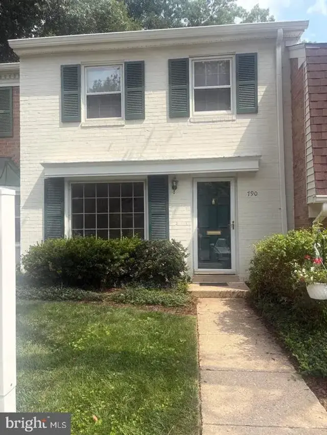 790 Azalea Dr #15-790, Rockville