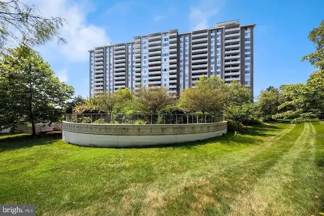 5101 River Rd #609, Bethesda