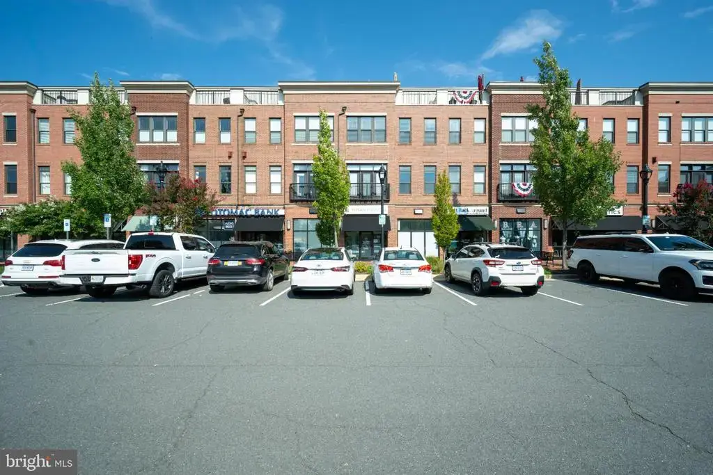 450 Madison Trade Plz Plz Se, LEESBURG