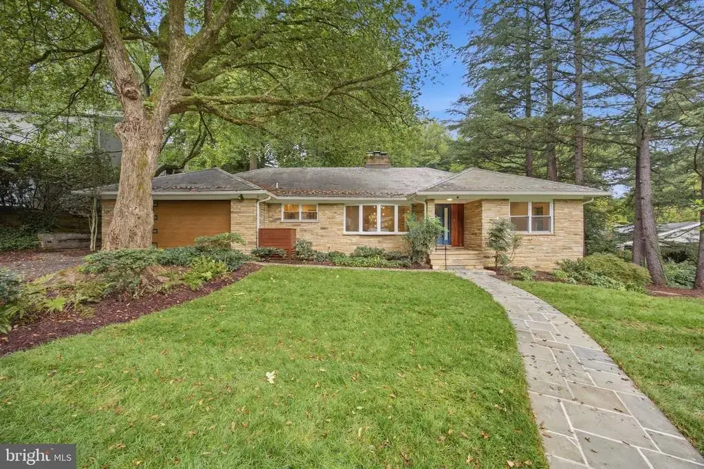 4242 Mathewson Dr Nw, WASHINGTON