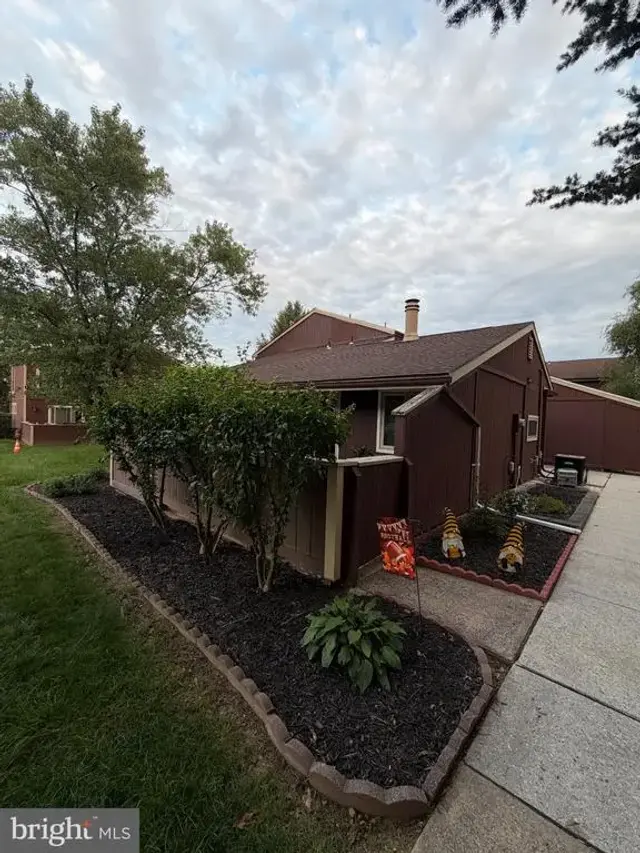 848 Louise Ct, Enola