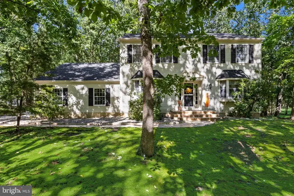 14 Wethersfield Dr, MEDFORD