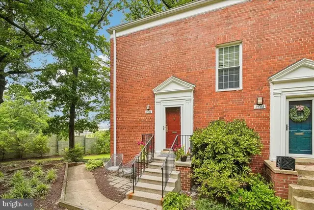 3506 Martha Custis Dr, Alexandria
