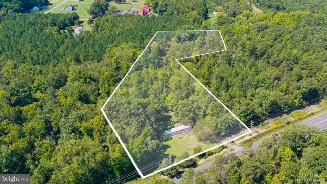 5552 Patriot Hwy, Woodford