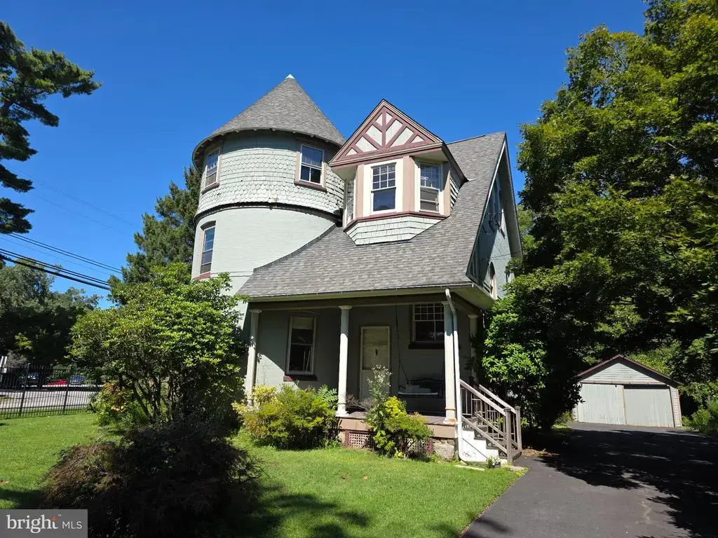 515 Moylan Ave, MEDIA
