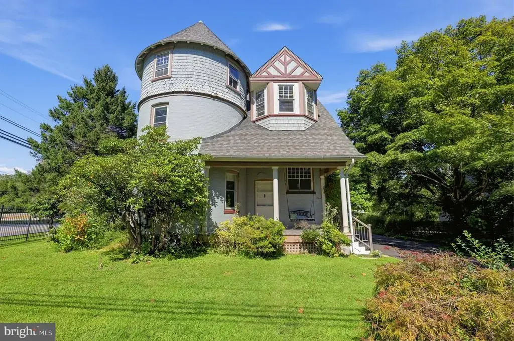 515 Moylan Ave, MEDIA