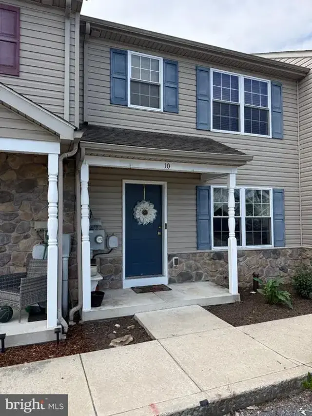 10 E Ninth, Waynesboro
