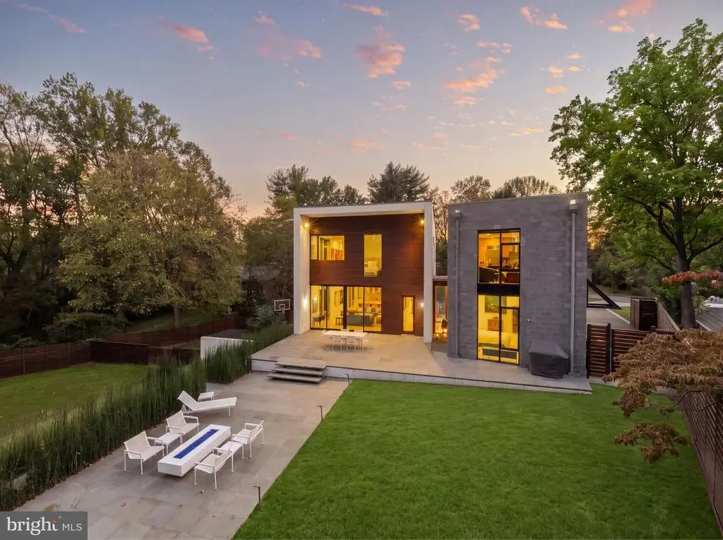 9119 Levelle Dr, CHEVY CHASE