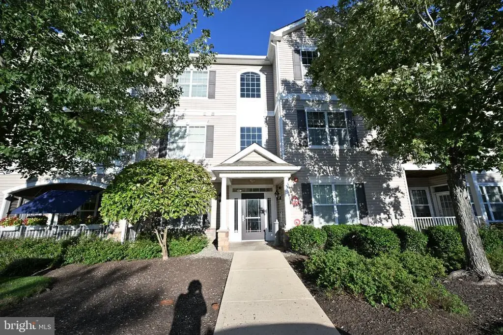 1016 Timberlake Dr, EWING