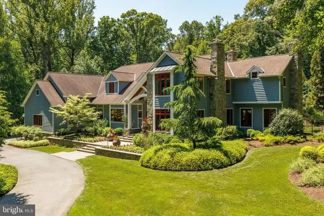 927 Hickory Run Ln, Great Falls