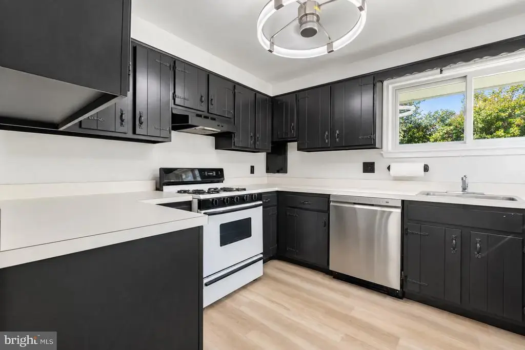 51 Farrell Ave, EWING