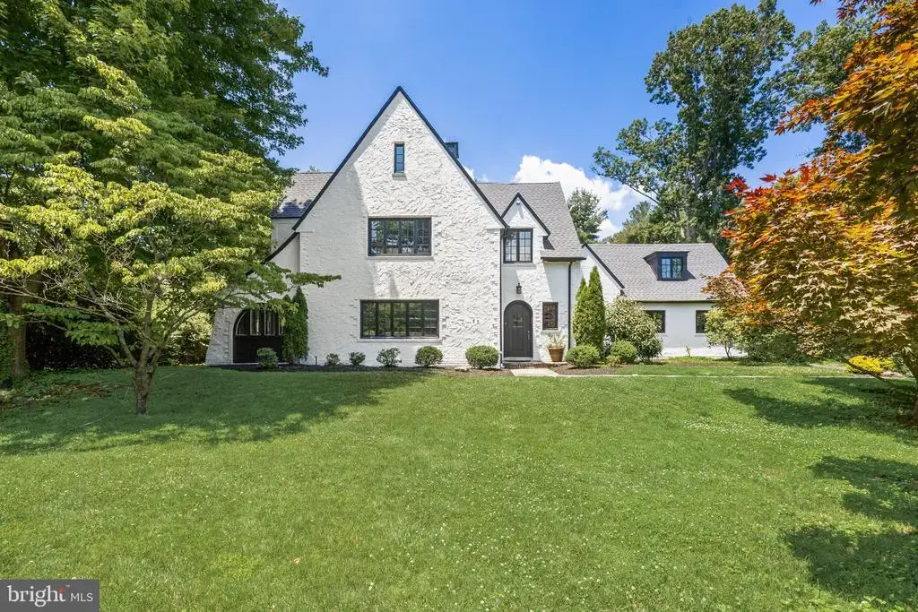 863 Golf View Rd, MOORESTOWN