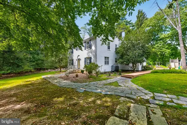 13904 Overton Ln, Silver Spring