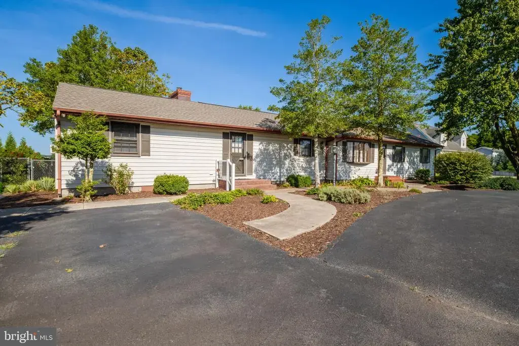 22718 E Trap Pond Rd, GEORGETOWN