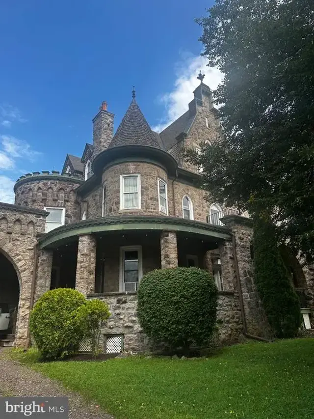 1 Lindenwold Ter #1, Ambler