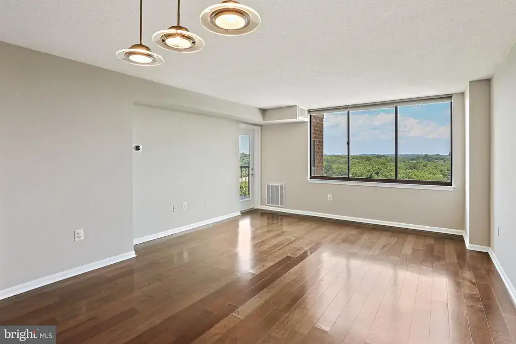 10101 Grosvenor Pl #1110, ROCKVILLE