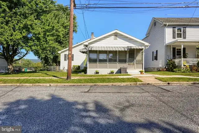 5 W Beale Ave, Enola