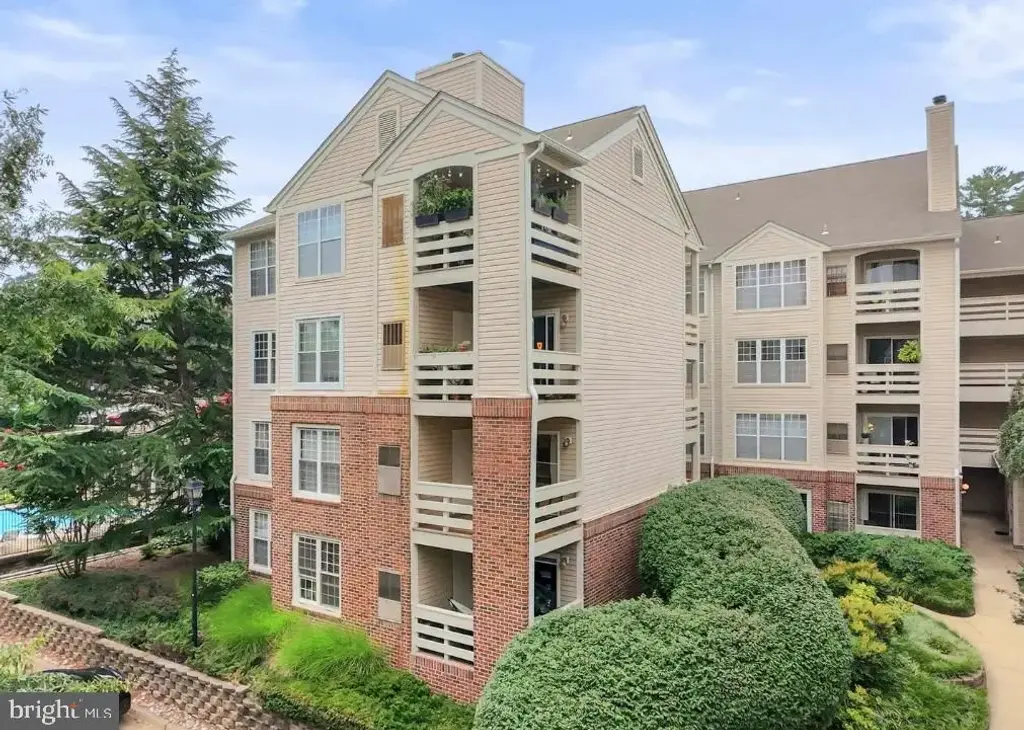 244 S Reynolds St #301, ALEXANDRIA