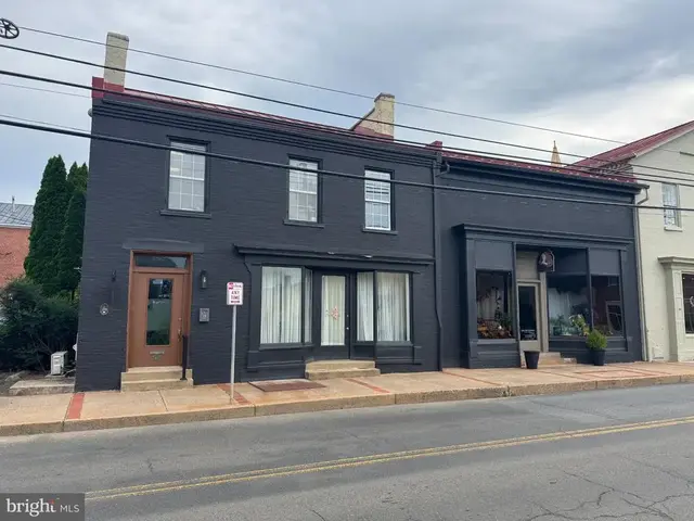 51 E Lee St, Warrenton