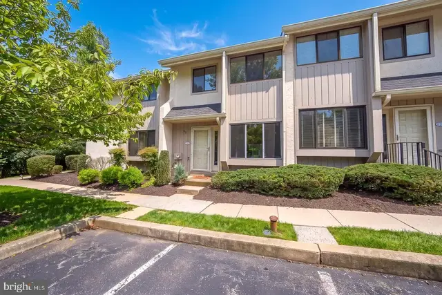 15 Landmark Dr, Malvern