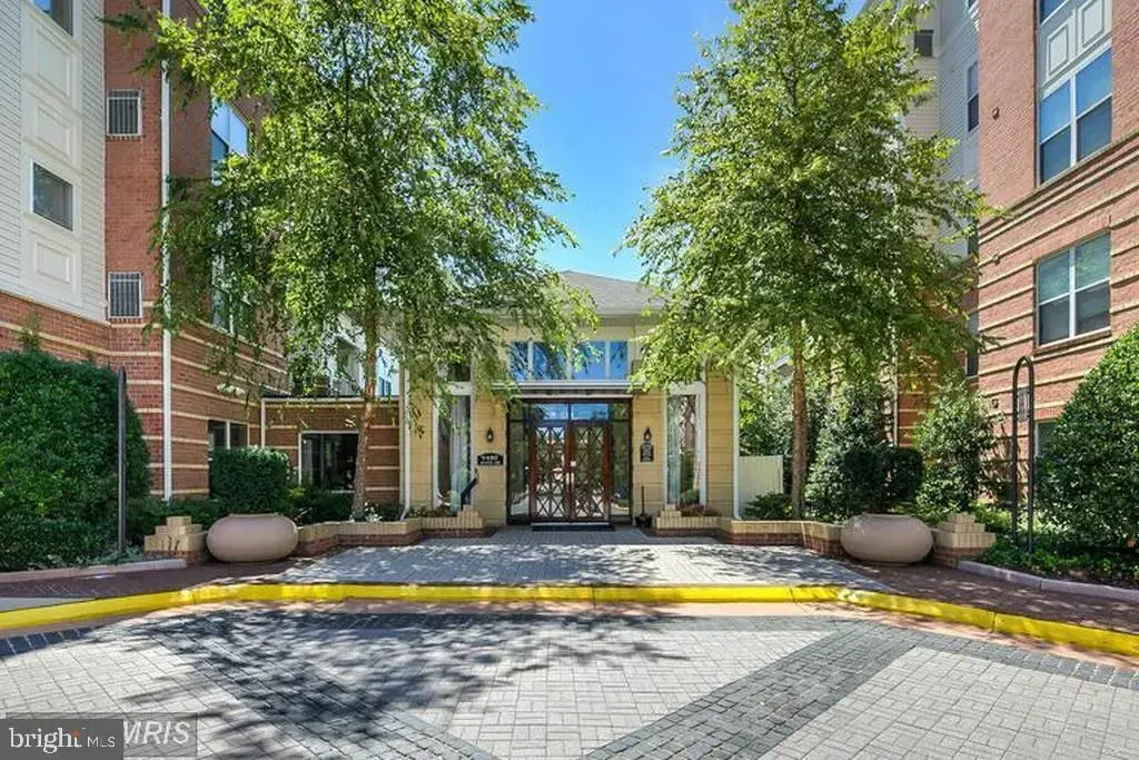 9490 Virginia Center Blvd #323, VIENNA