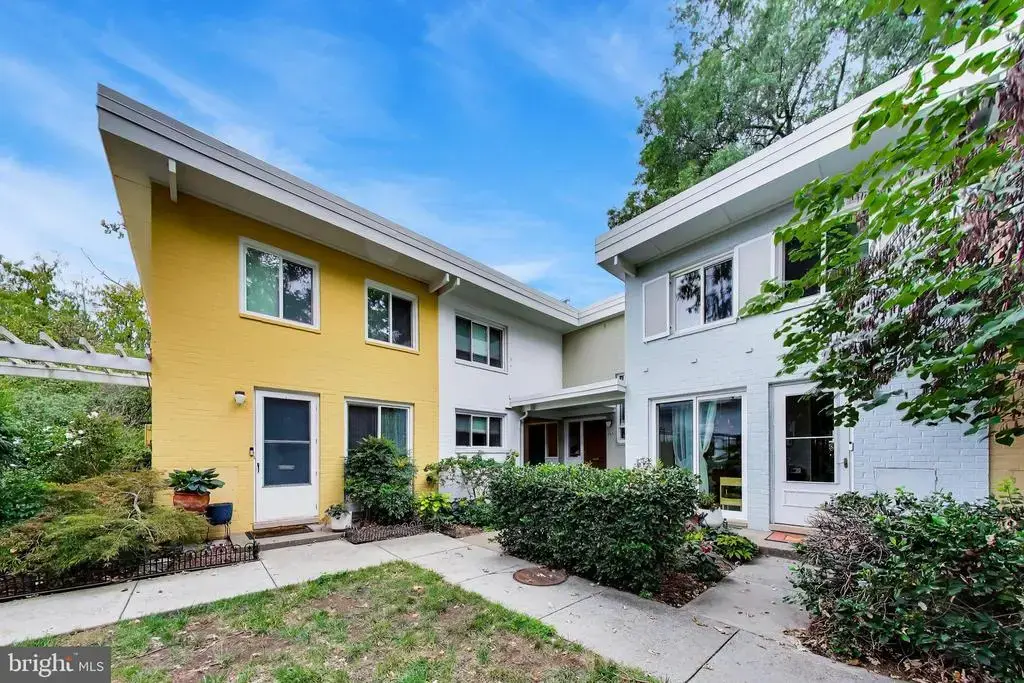 747 3rd St Sw #402, WASHINGTON