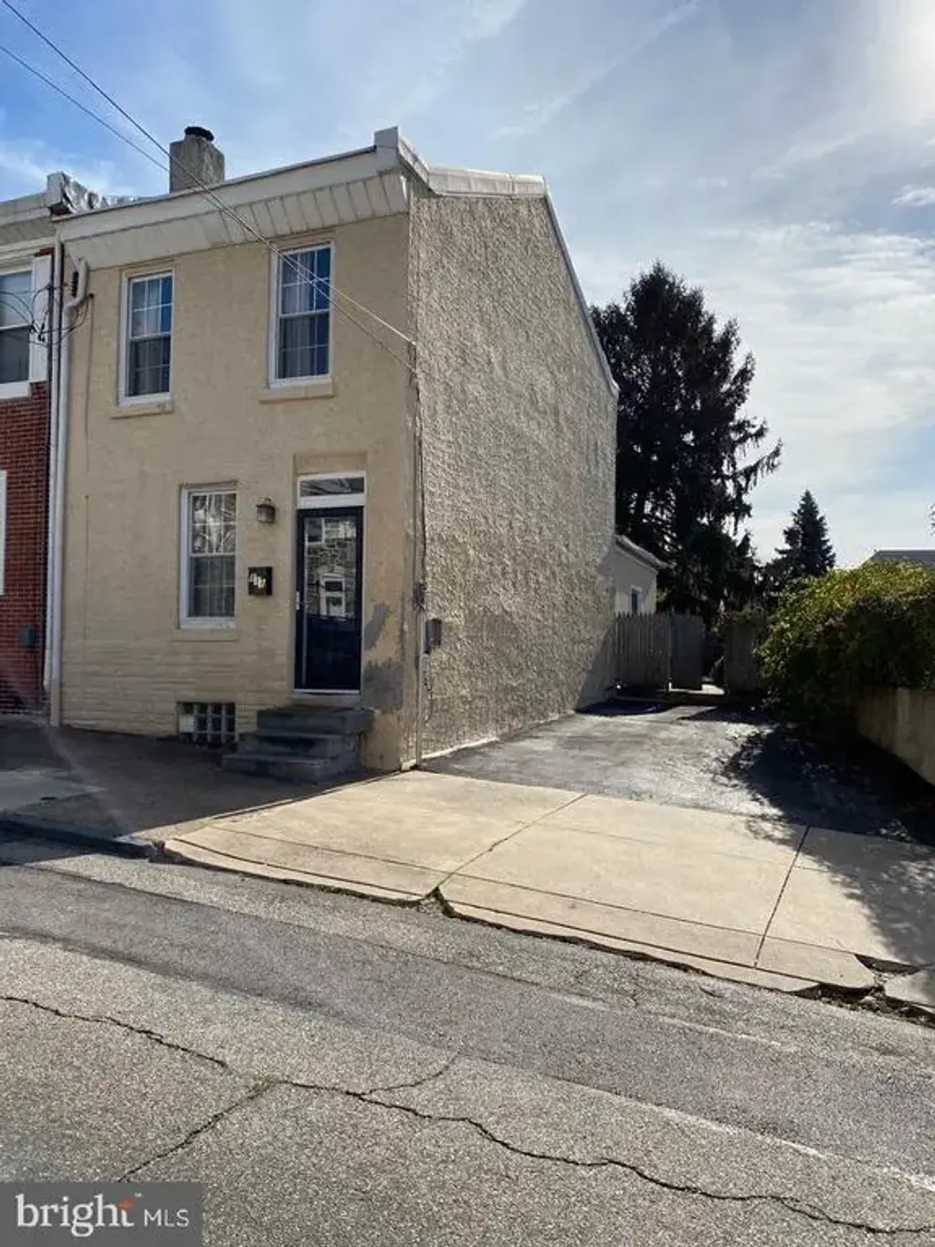 111 Hermit St, PHILADELPHIA