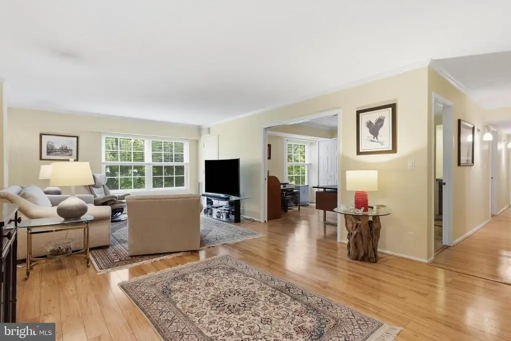 7600 Tremayne Pl #104, MCLEAN