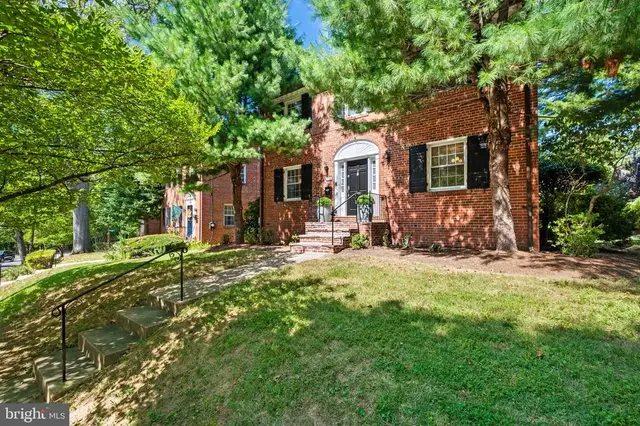 1667 Primrose Rd Nw, Washington