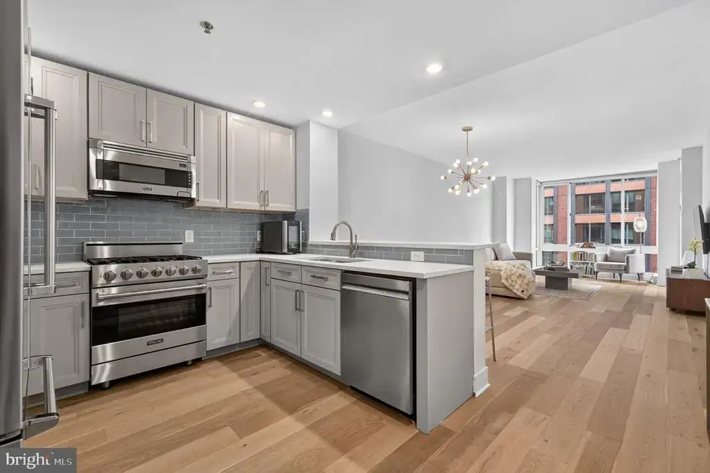 1100 Maxwell Ln, HOBOKEN