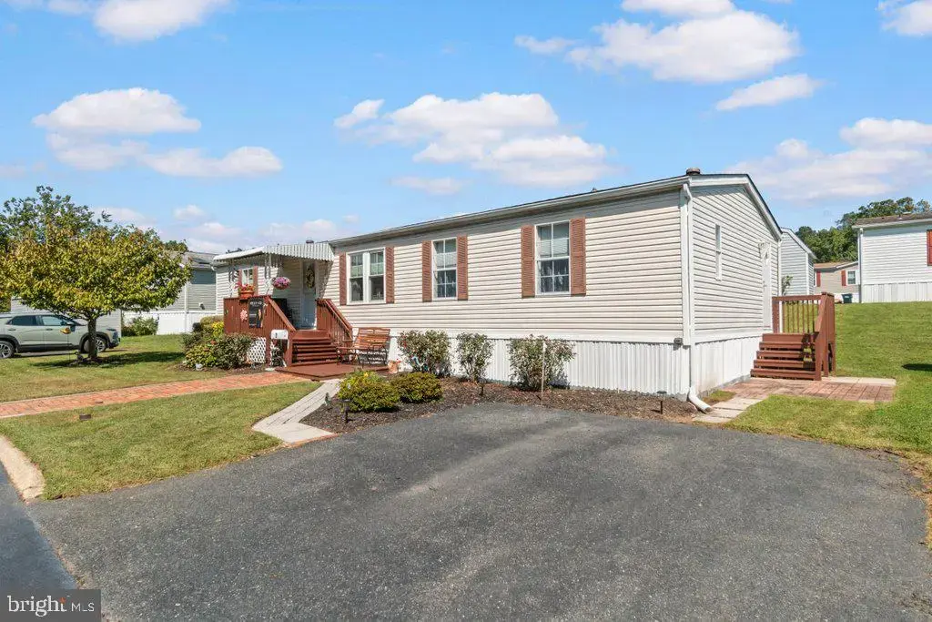 2 Waterview Dr, EDGEWOOD