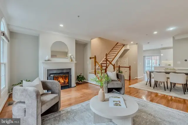 8816 Hunting Lodge Ct, Vienna