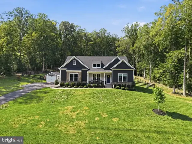 240 Long Meadow Dr, Fredericksburg