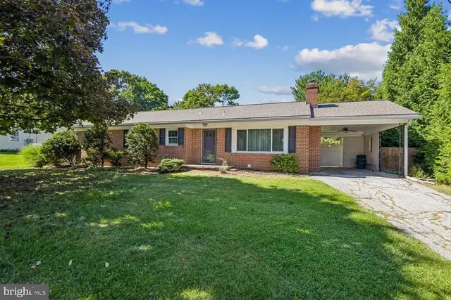 1042 S Carroll St, Hampstead