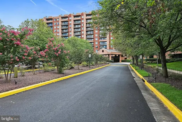 2230 George C Marshall Dr #1218, Falls Church