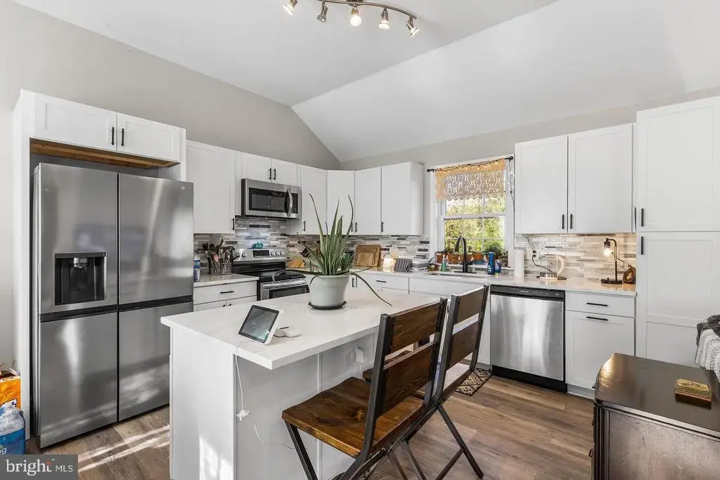 970 Gravel Pike, SCHWENKSVILLE