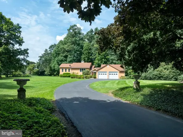 420 Breezewood Dr, State College