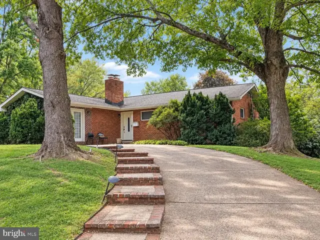 4204 Hatton Ct, Alexandria