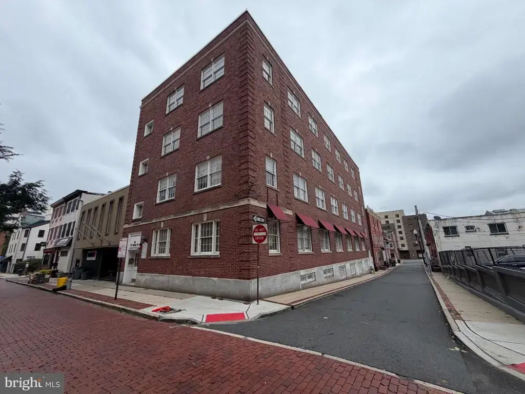 15 W Front St, TRENTON