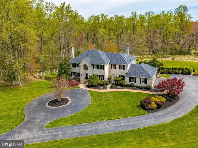 13094 12 Hills Rd, Clarksville